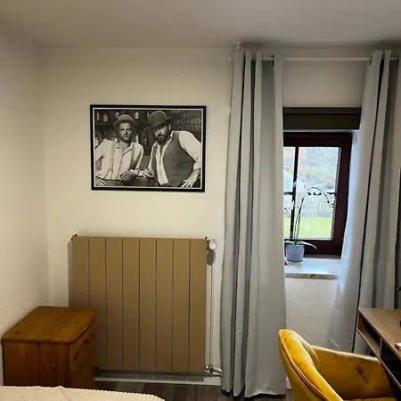 2 Sz- Lichtenberg Apartamento *